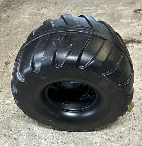 Power wheels grave digger - wheels,,